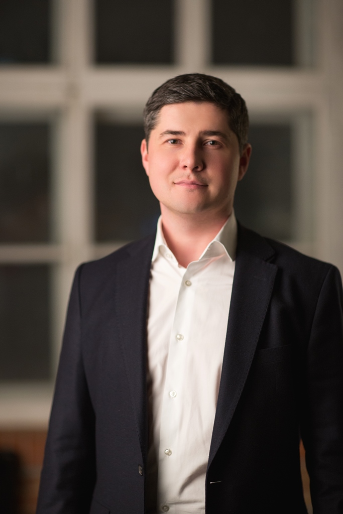 Александр Никишов